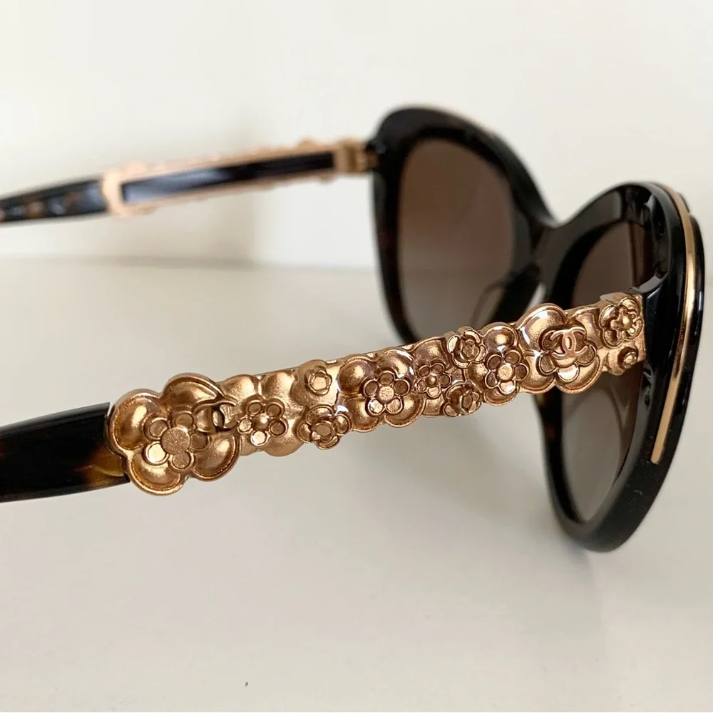 Chanel polarized special enameled gold floral sunglasses